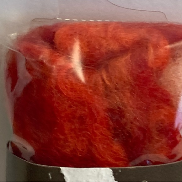 6 Dimensions FeltWorks 100% Wool Red Curly Roving 0.25oz Needle Felting Crafts - Picture 2 of 16